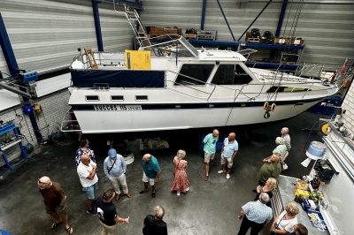 De Motorboot Stentor Club brengt een bezoek aan Aquaservice.